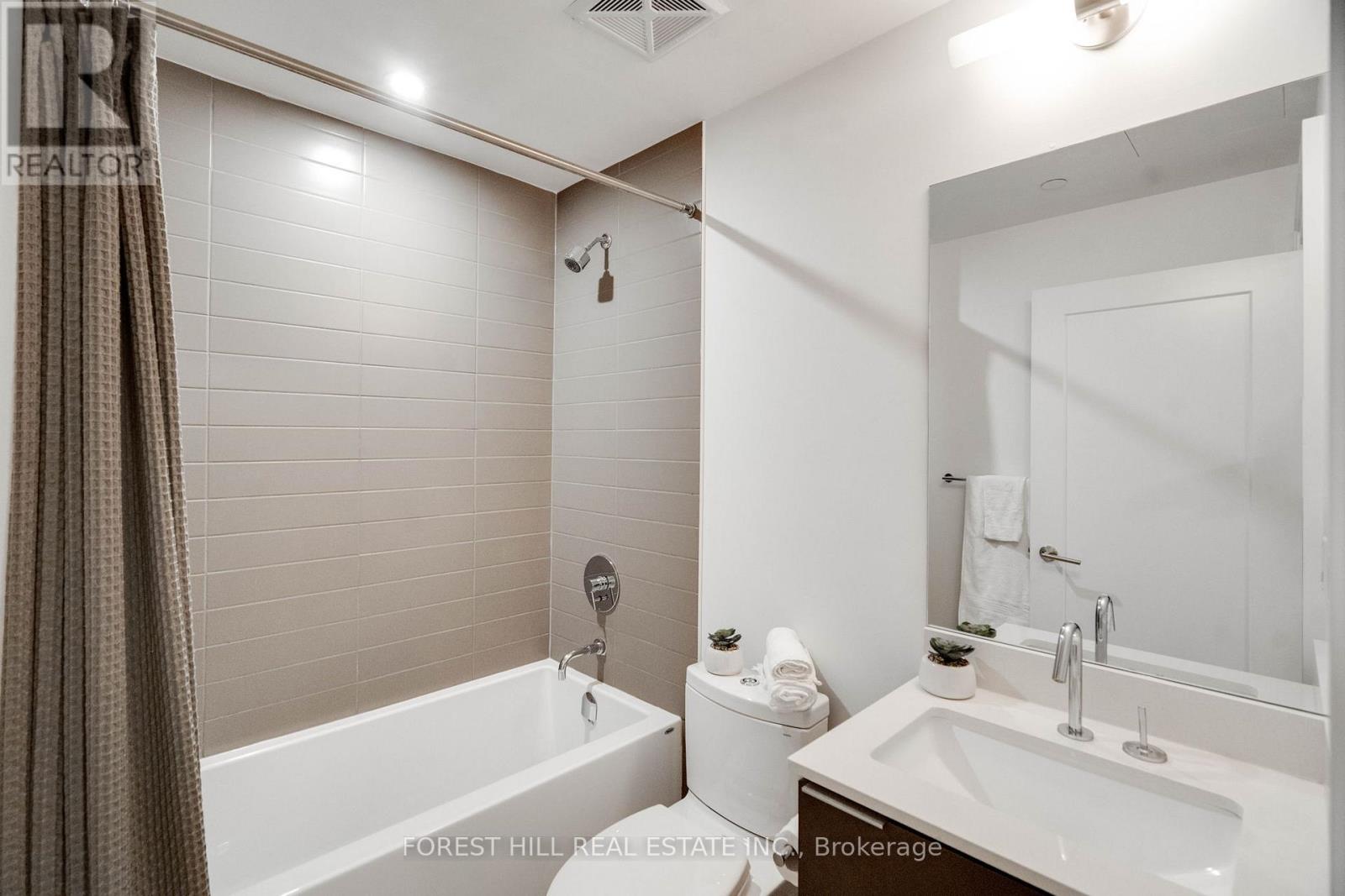 605 - 88 Cumberland Street, Toronto, Ontario  M5R 1A3 - Photo 5 - C13872638