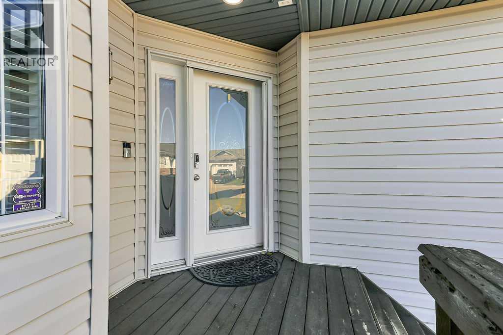 124 Lamont Close, Red Deer, Alberta  T4R 2R6 - Photo 2 - A2349515