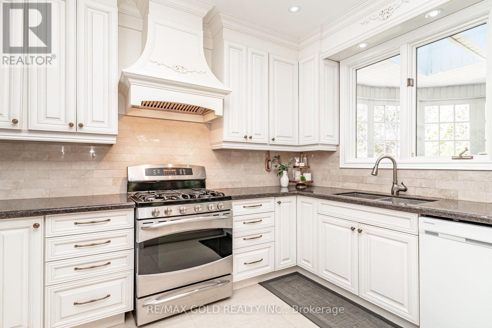 690 Peter Robertson Boulevard, Brampton, Ontario  L6R 1L7 - Photo 12 - W13872570