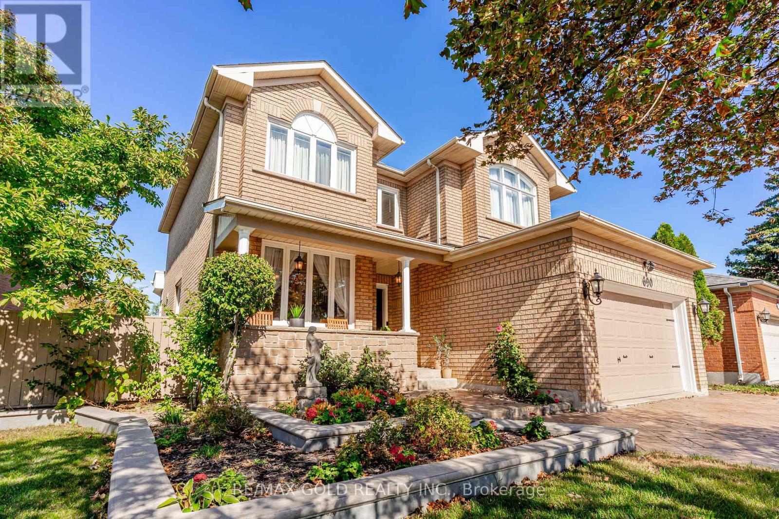 690 Peter Robertson Boulevard, Brampton, Ontario  L6R 1L7 - Photo 2 - W13872570