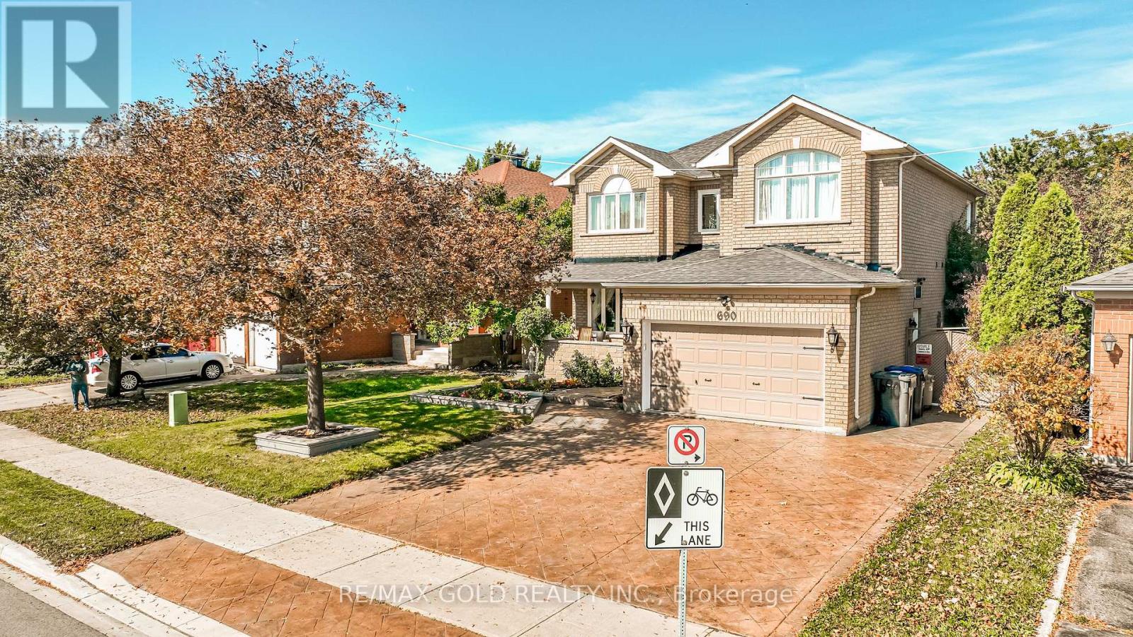 690 Peter Robertson Boulevard, Brampton, Ontario  L6R 1L7 - Photo 3 - W13872570