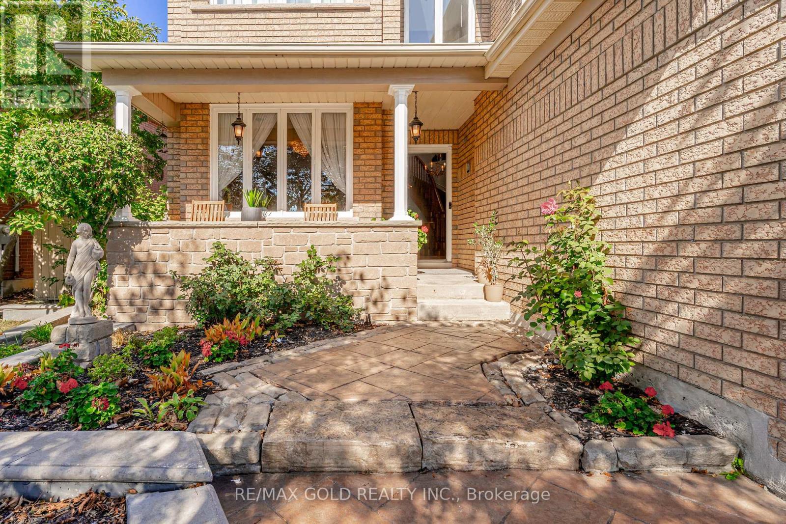 690 Peter Robertson Boulevard, Brampton, Ontario  L6R 1L7 - Photo 4 - W13872570