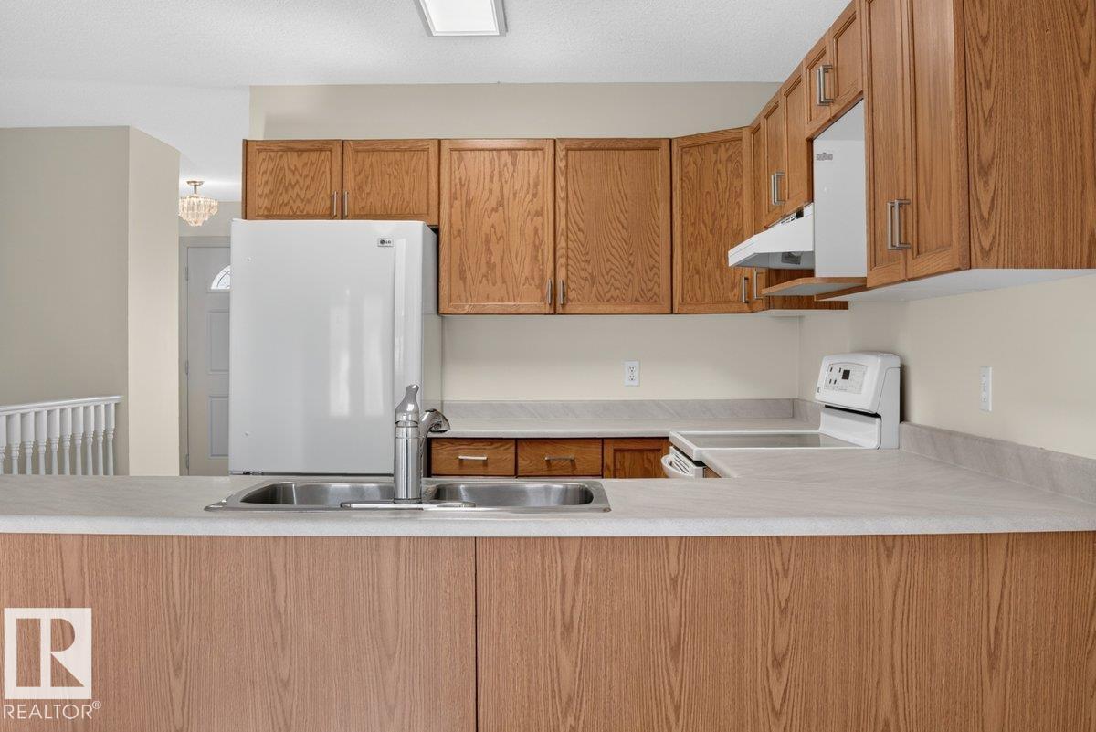 825 Grandin DR