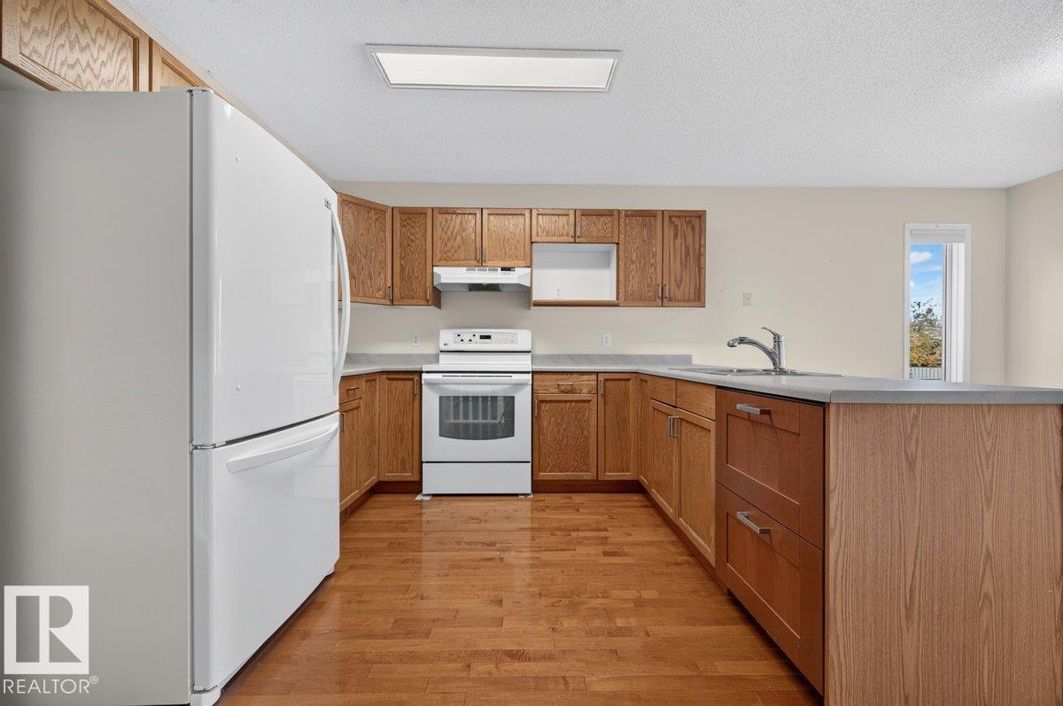 825 Grandin DR