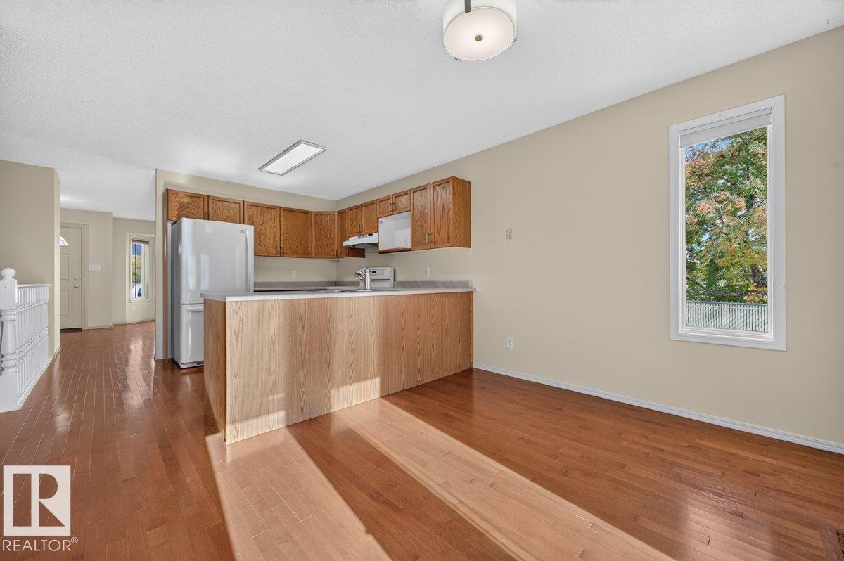 825 Grandin DR