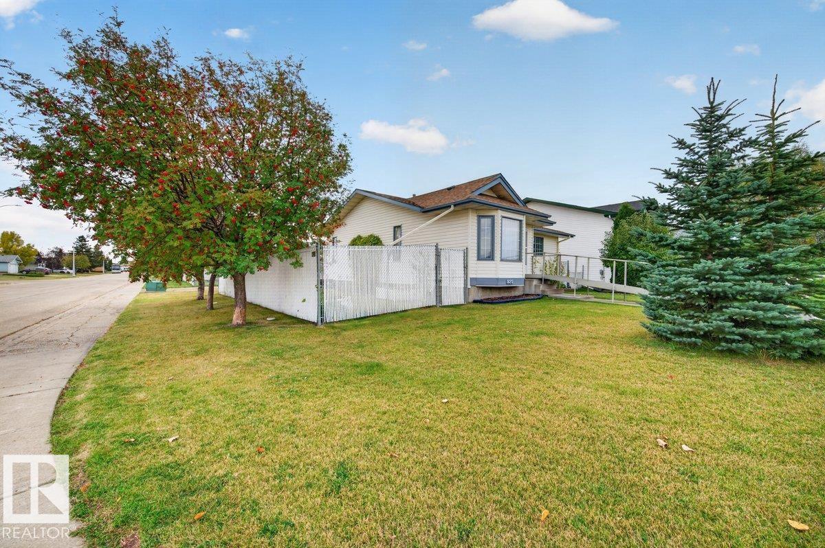 825 Grandin DR