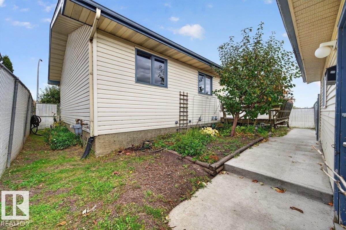 825 Grandin DR