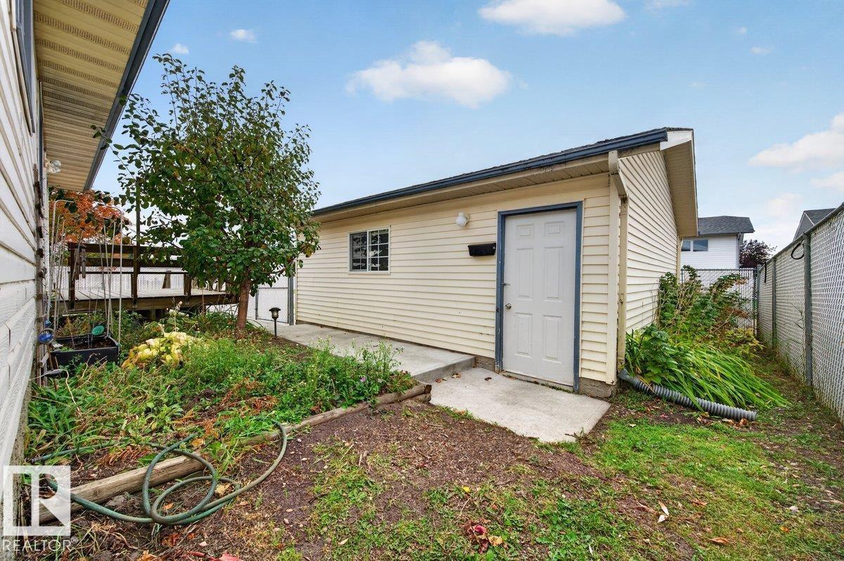 825 Grandin DR
