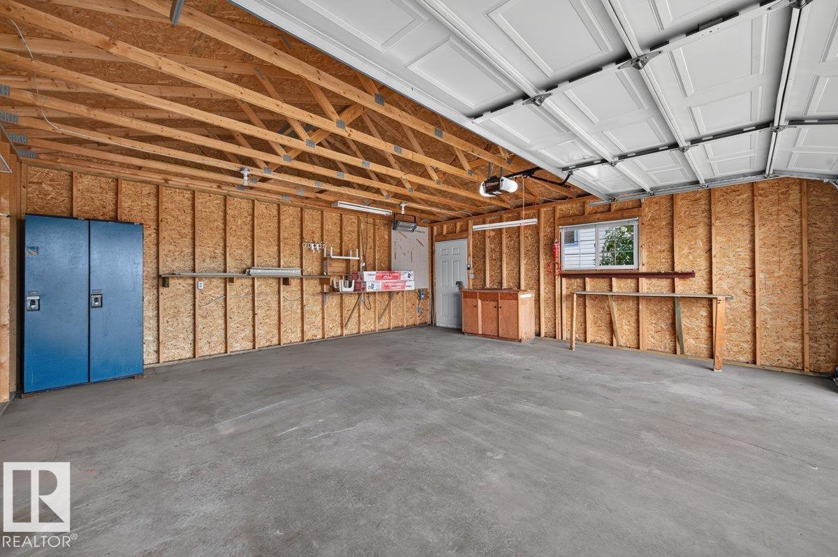 825 Grandin DR