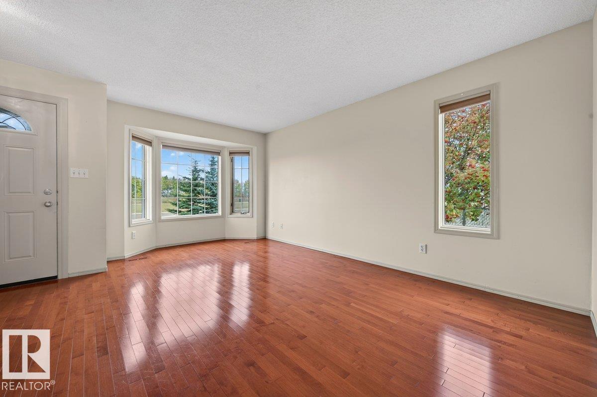 825 Grandin DR