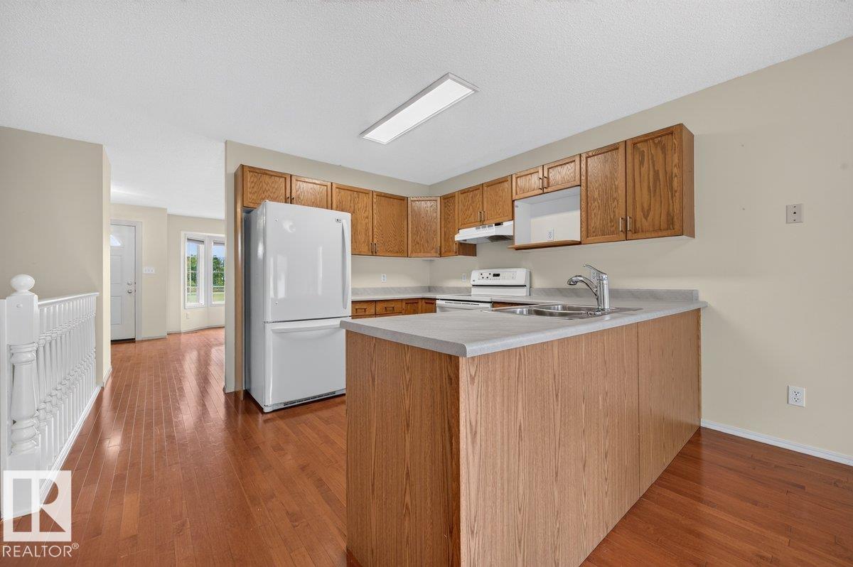 825 Grandin DR