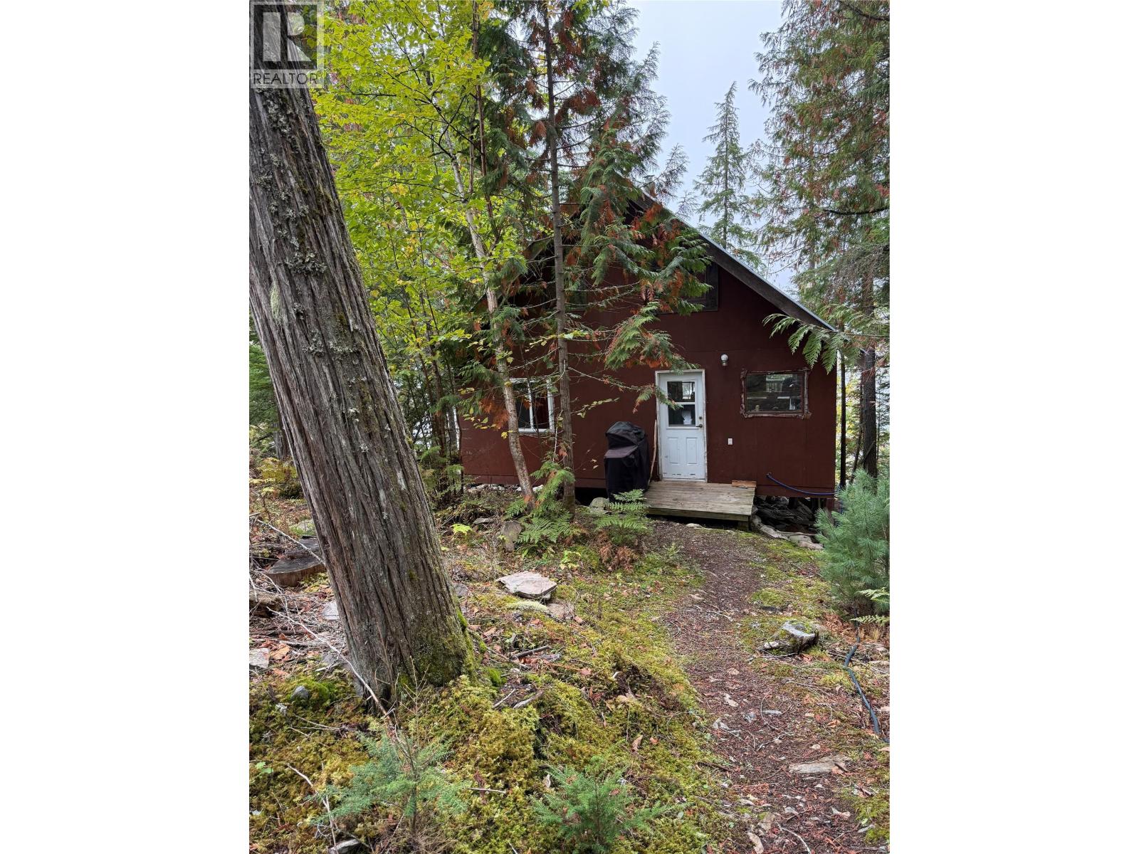 912 Bradley Road, Seymour Arm, British Columbia  V0E 2V2 - Photo 15 - 10402811