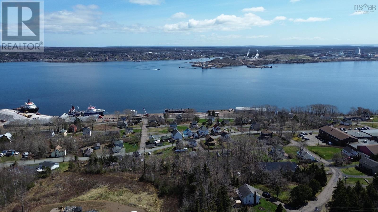 4 Tower Road, Mulgrave, Nova Scotia  B0E 2G0 - Photo 2 - 202501116