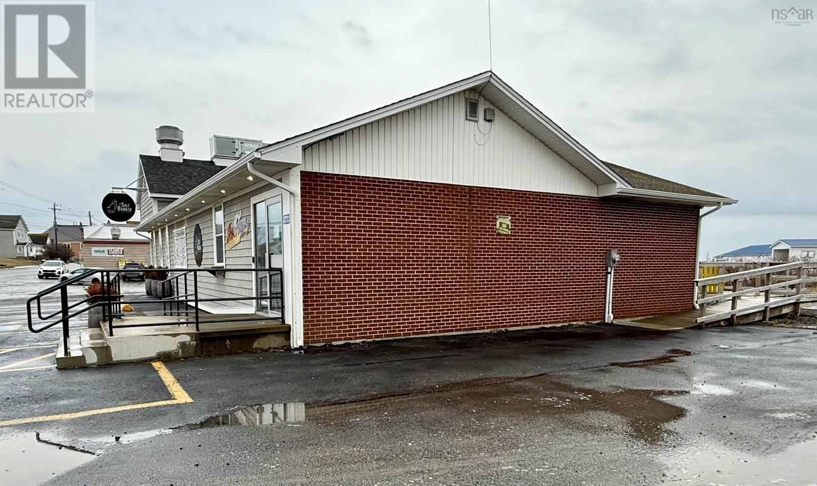 2732 Main Street, Clark's Harbour, Nova Scotia  B0W 1P0 - Photo 3 - 202502052