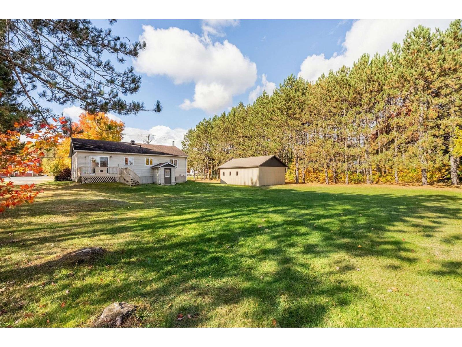 758 Rue des Bouleaux Sainte-Eulalie Quebec Canada G0Z1E0 3
