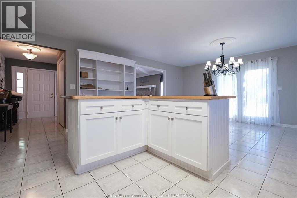 2585 Banwell, Tecumseh, Ontario  N8N 0G6 - Photo 10 - 26024733