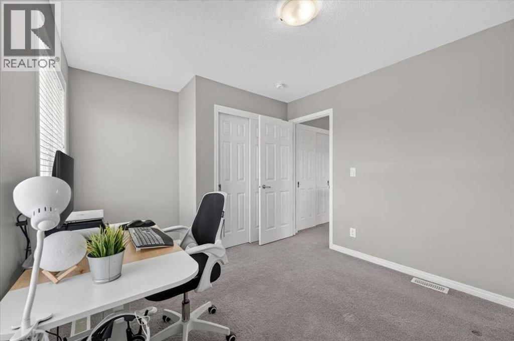 33 Yorkville Green SW, Calgary, Alberta  T2X 4J8 - Photo 36 - A2346745