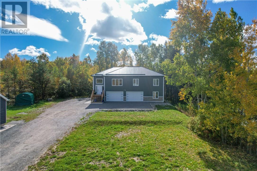974 Highway 17 E, Wahnapitae, Ontario  P0M 3C0 - Photo 2 - 2130827