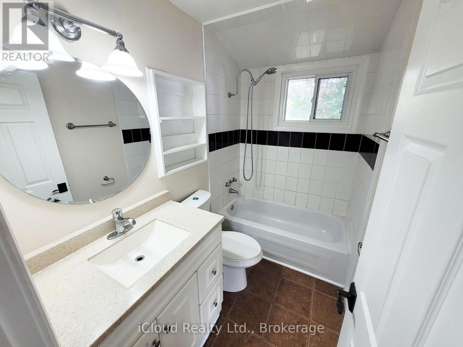 172 Silas Boulevard, Georgina, Ontario  L4P 2K3 - Photo 10 - N13858462