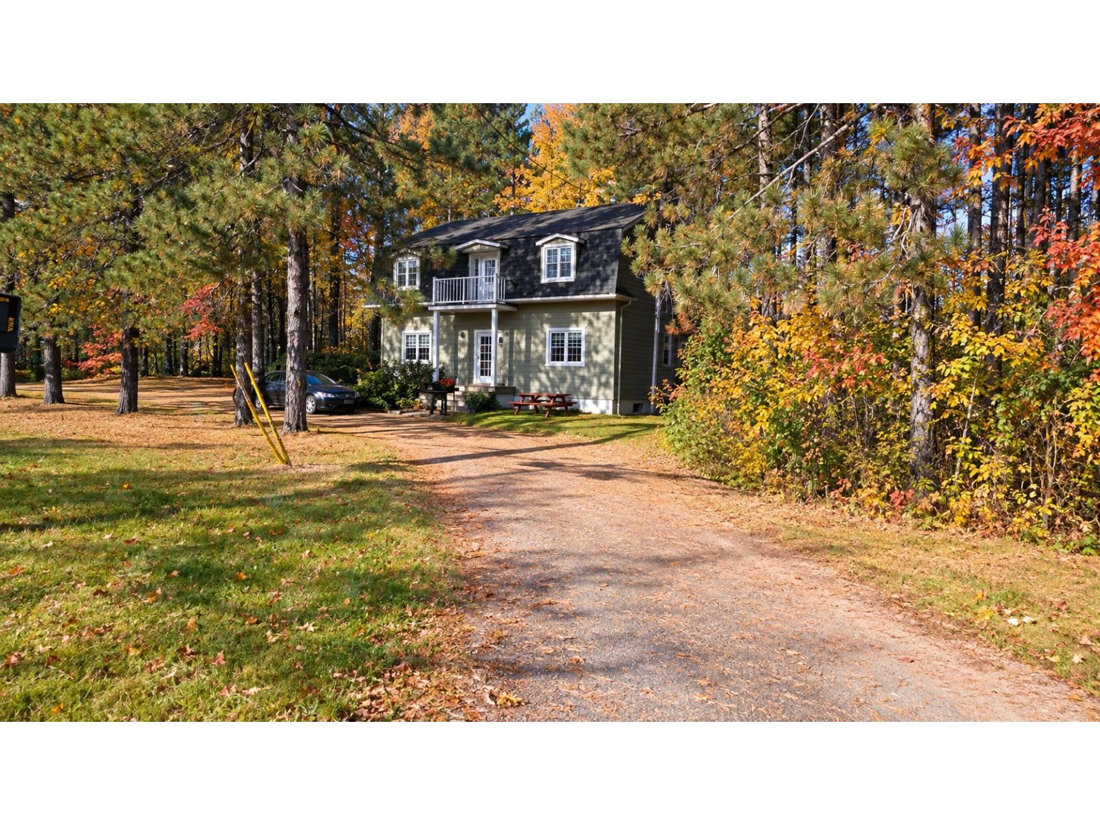 908-912 Rue Principale Saint-Côme Quebec Canada J0K2B0