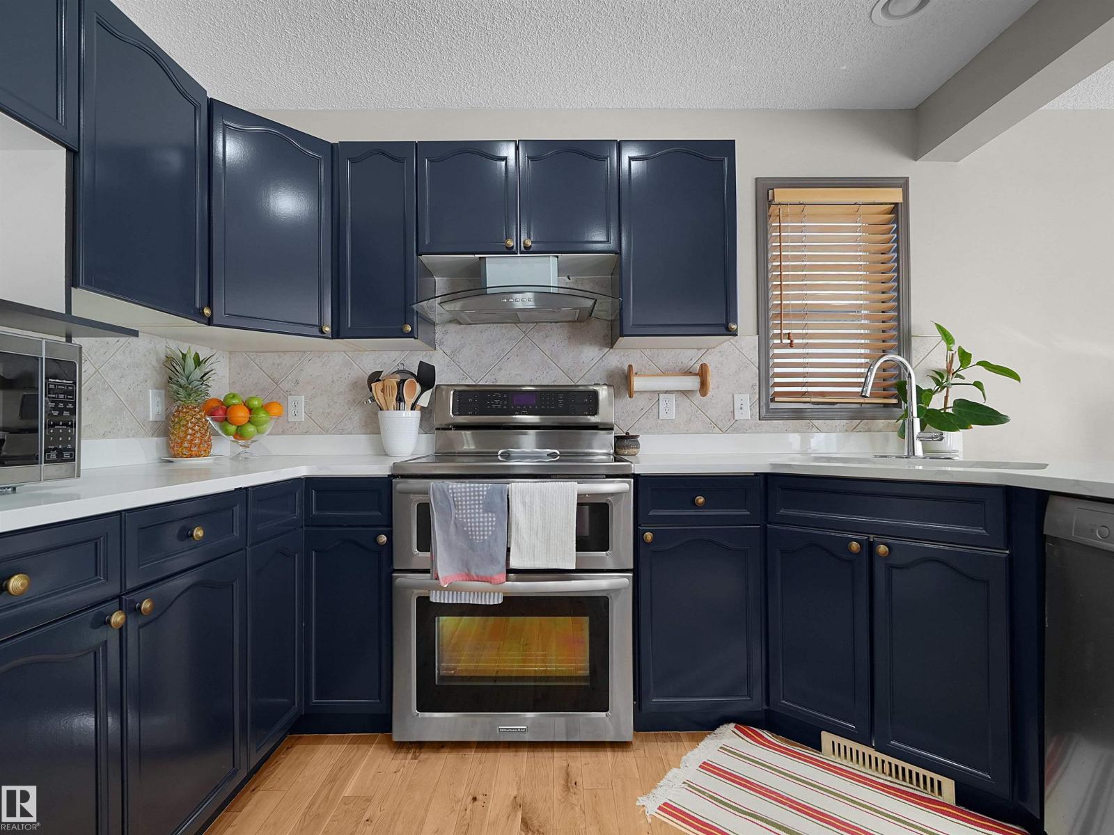 1025 GRAHAM CT NW