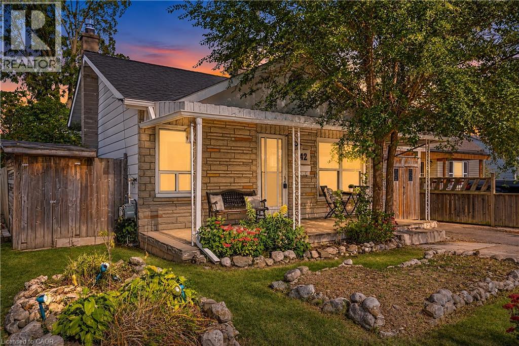 42 SANDERSON Street, Brantford, Ontario
