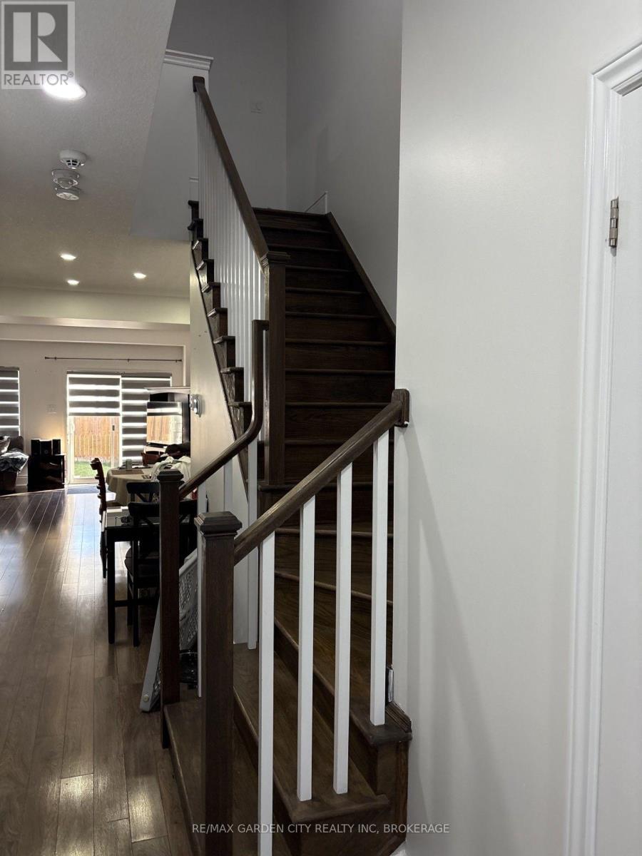 39 Sunset Way, Thorold (Rolling Meadows), Ontario  L2V 0C7 - Photo 2 - X13872726