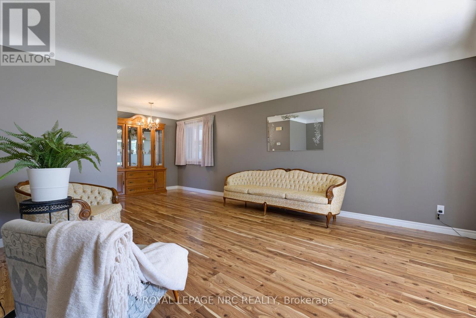 6395 Glengate Street, Niagara Falls, Ontario  L2E 5S5 - Photo 8 - X13872808