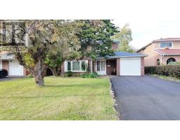 39 WADDINGTON CRESCENT, Toronto, Ontario