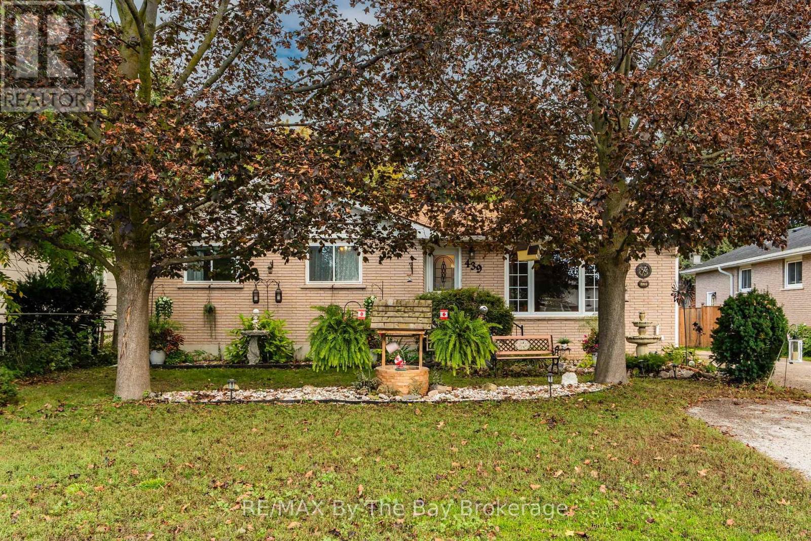 439 Fifth Street, Collingwood, Ontario L9Y 1Y4 - Photo 2 - S13872868