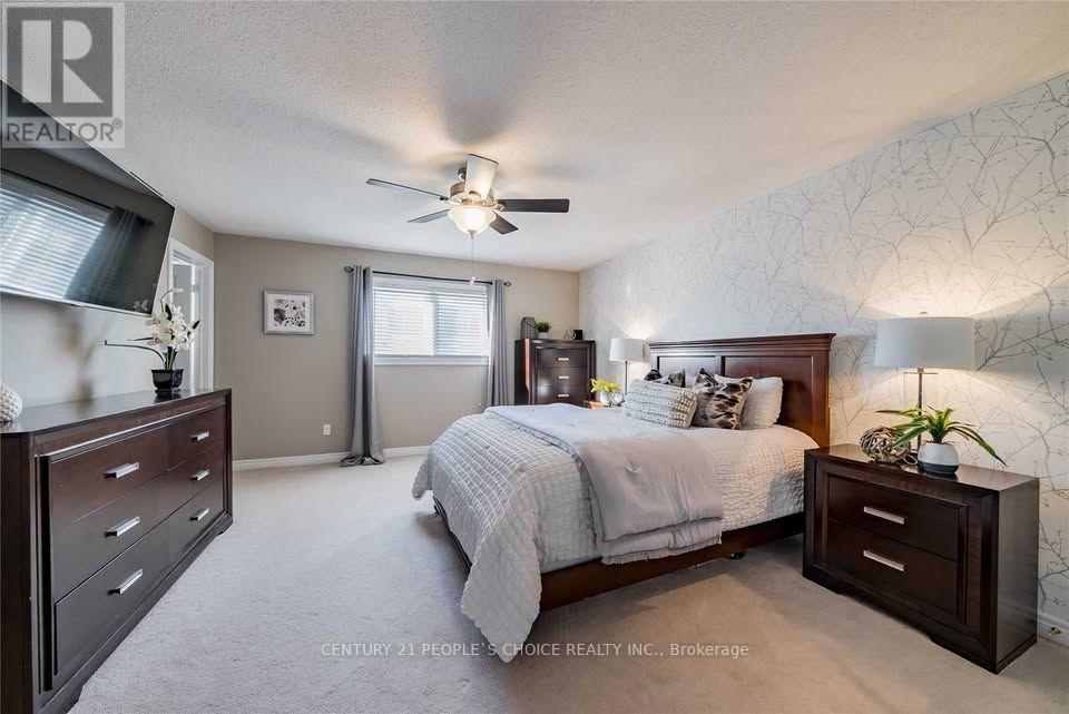 40 Cranborne Crescent, Whitby, Ontario  L1M 2M2 - Photo 8 - E13872826