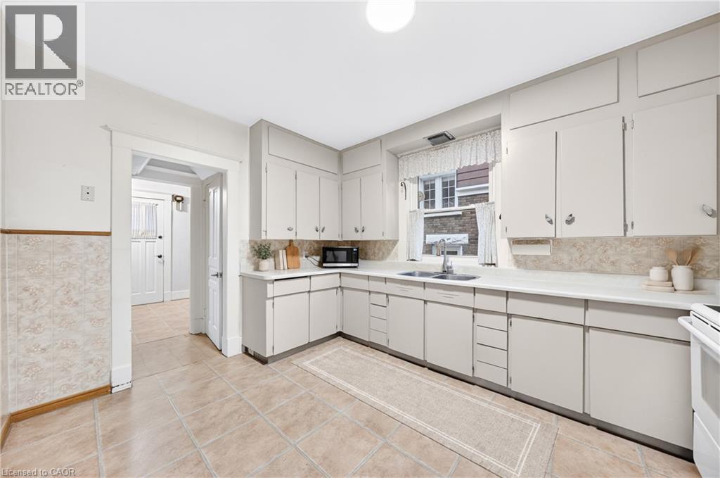 63 Mt Hope Street, Kitchener, Ontario  N2G 2J5 - Photo 12 - 40869178
