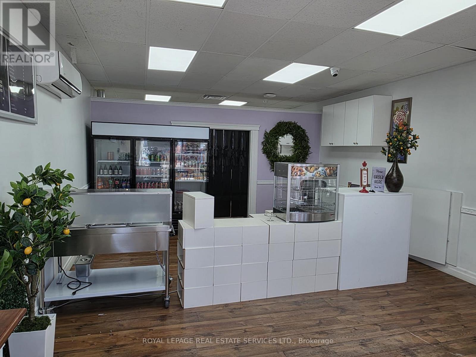 Front - 25 Commercial Street, Milton, Ontario L9T 2H6 - Photo 2 - W13864804