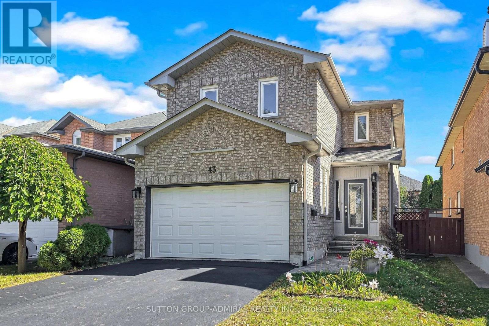 43 BERWICK CRESCENT, Richmond Hill, Ontario