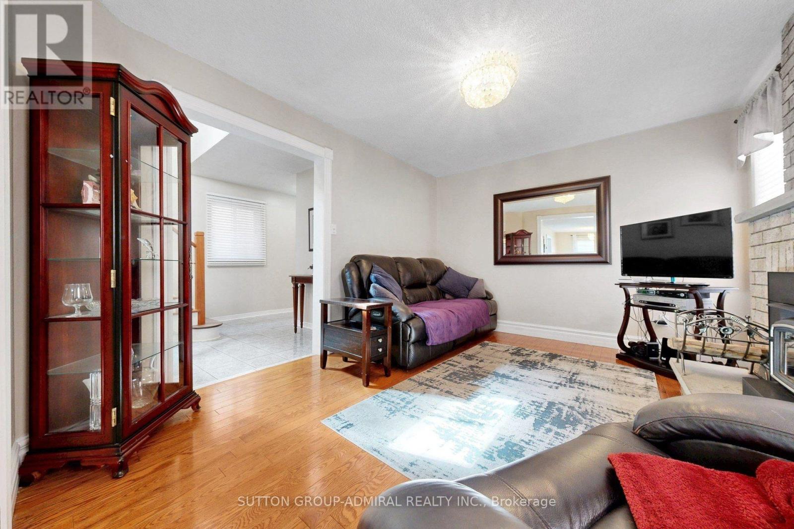 43 Berwick Crescent, Richmond Hill, Ontario  L4C 0B8 - Photo 11 - N13872856