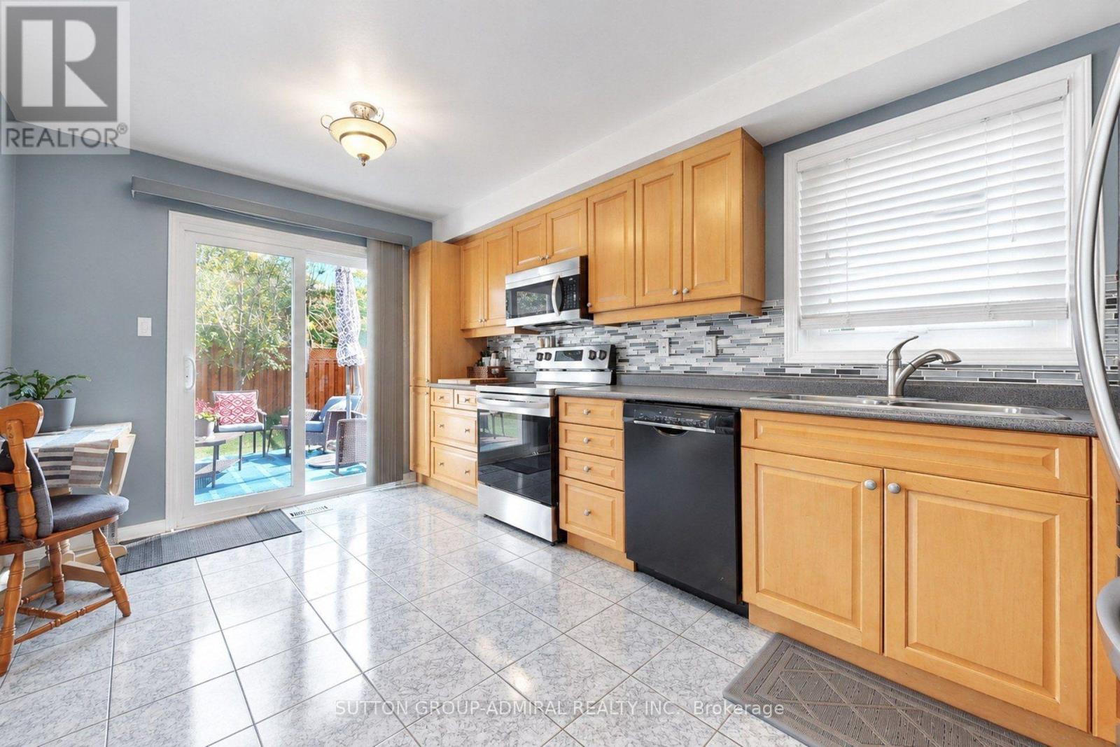 43 Berwick Crescent, Richmond Hill, Ontario  L4C 0B8 - Photo 21 - N13872856