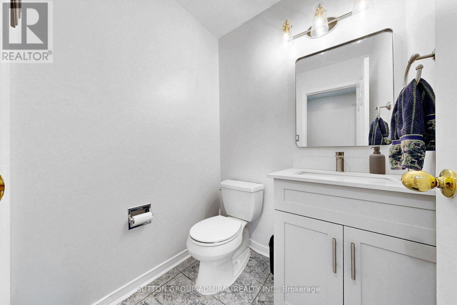 43 Berwick Crescent, Richmond Hill, Ontario  L4C 0B8 - Photo 7 - N13872856