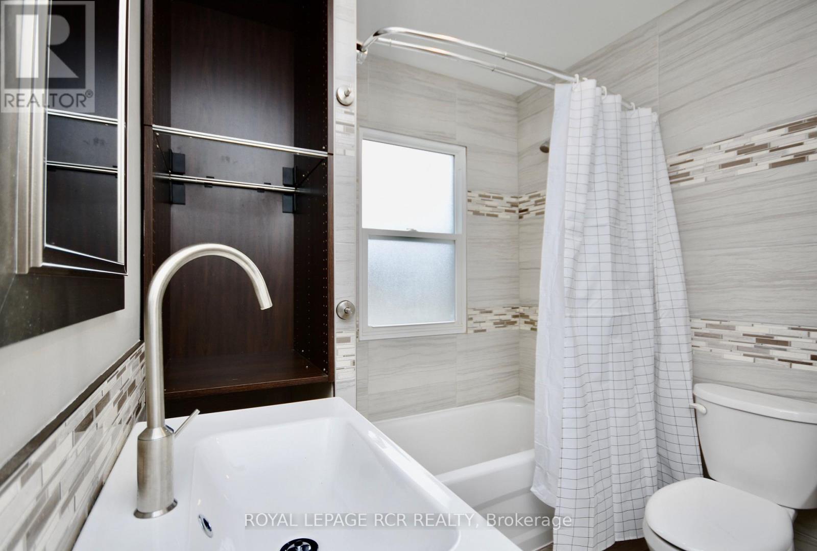 52 Drury Lane, Barrie, Ontario  L4M 3C8 - Photo 11 - S13872902
