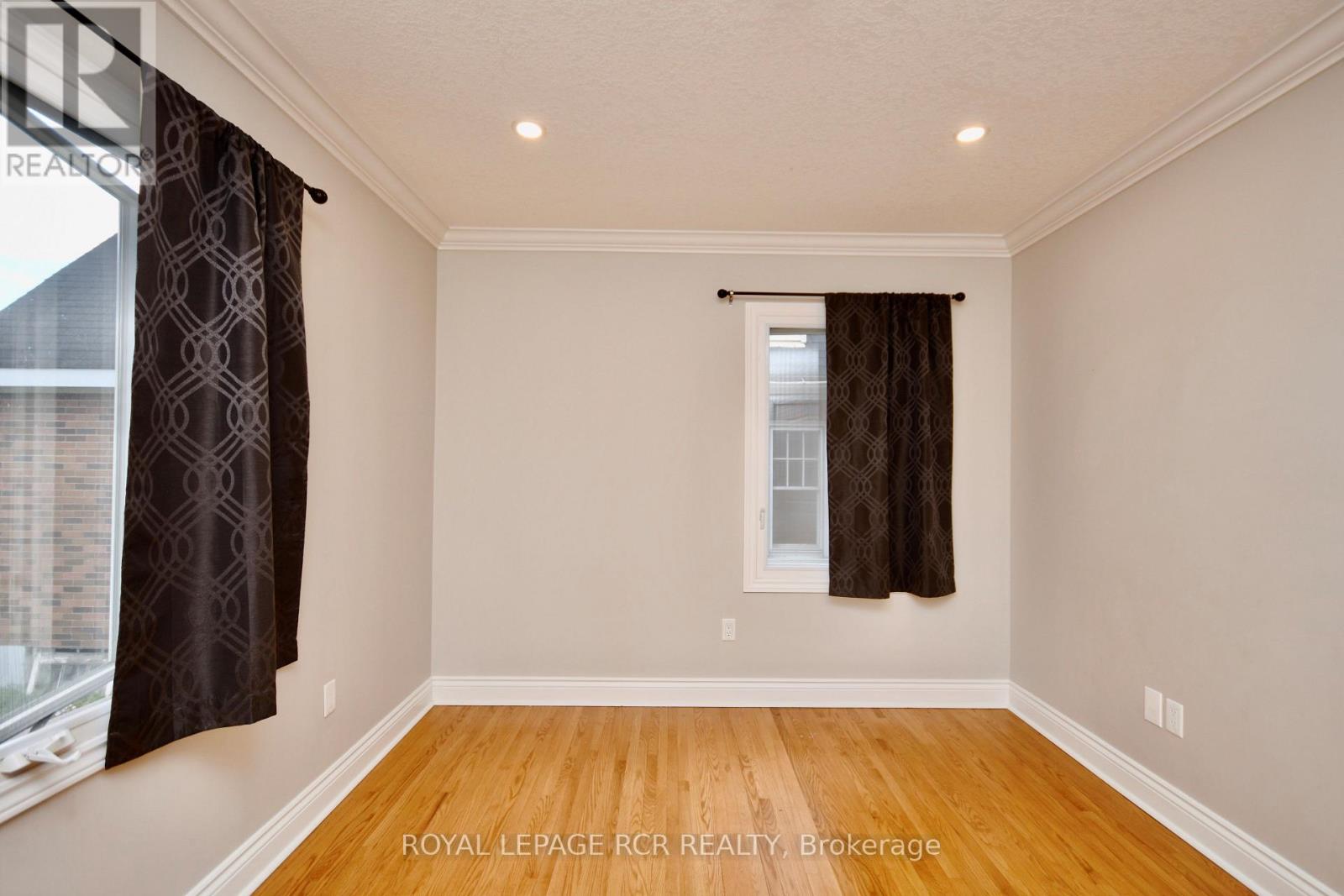 52 Drury Lane, Barrie, Ontario  L4M 3C8 - Photo 15 - S13872902