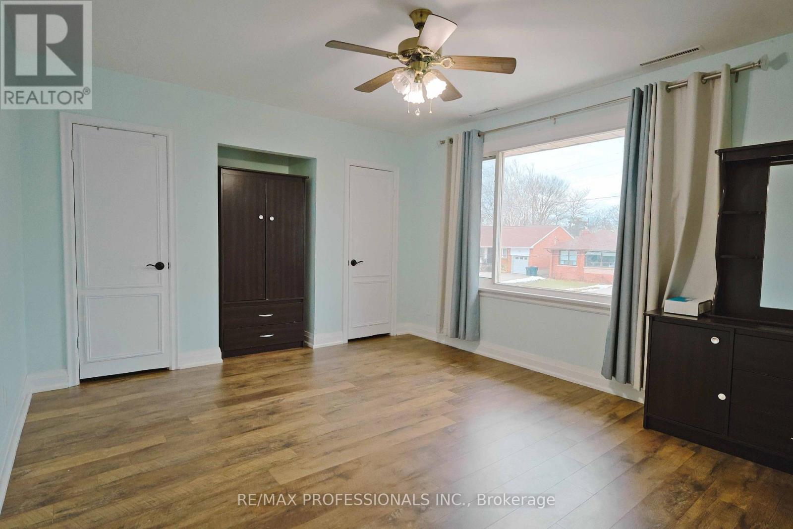 109 Botfield Avenue, Toronto, Ontario  M9B 4E6 - Photo 12 - W13872796