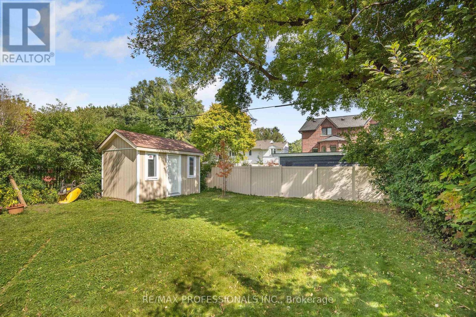 109 Botfield Avenue, Toronto, Ontario  M9B 4E6 - Photo 18 - W13872796