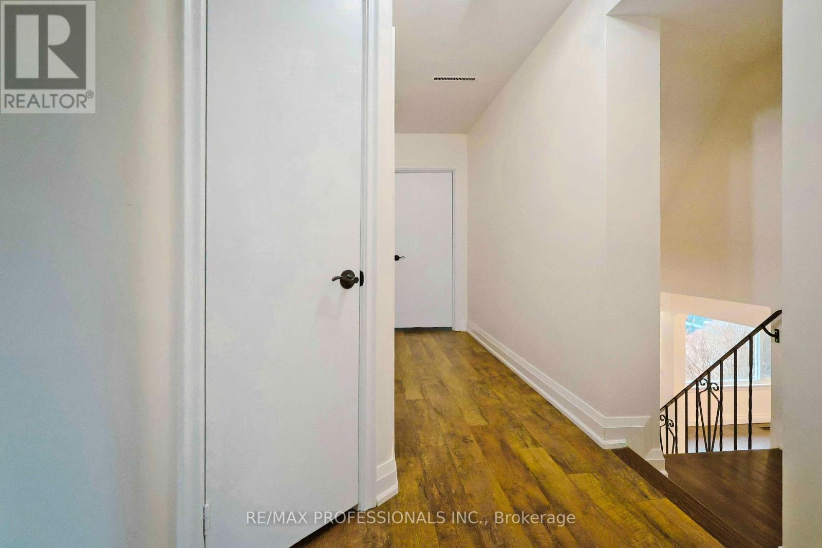 109 Botfield Avenue, Toronto, Ontario  M9B 4E6 - Photo 9 - W13872796