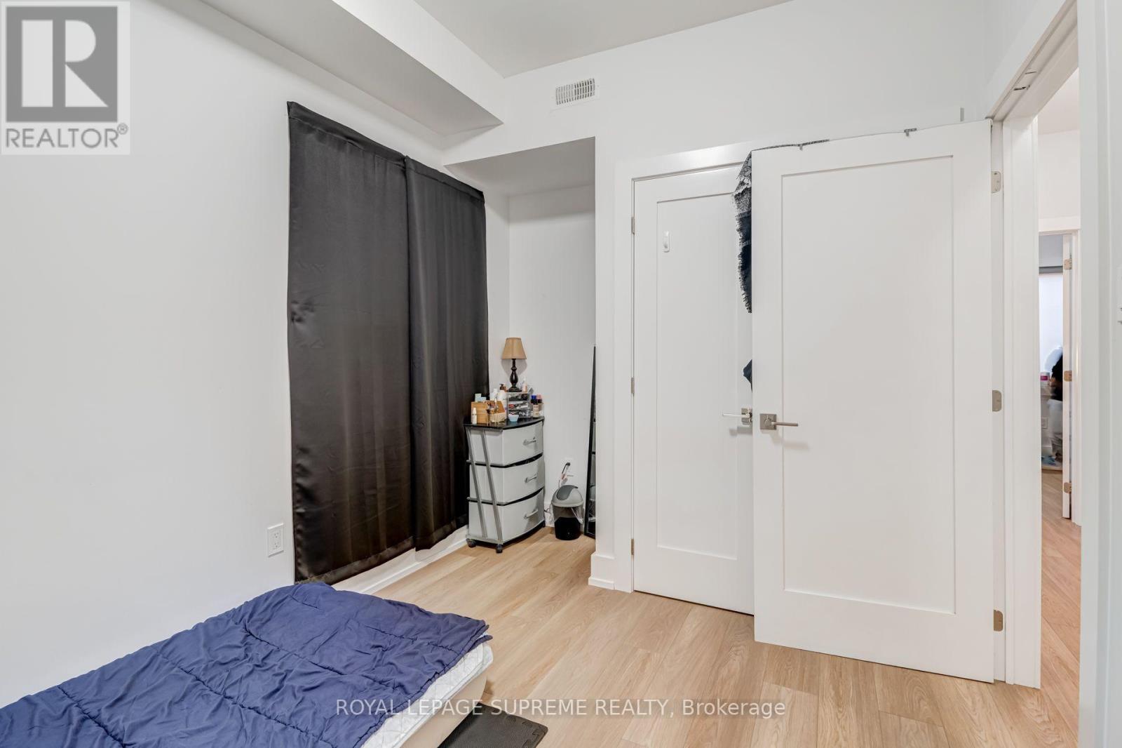 2 - 97 Bernice Crescent, Toronto, Ontario  M6N 1W7 - Photo 11 - W13872852