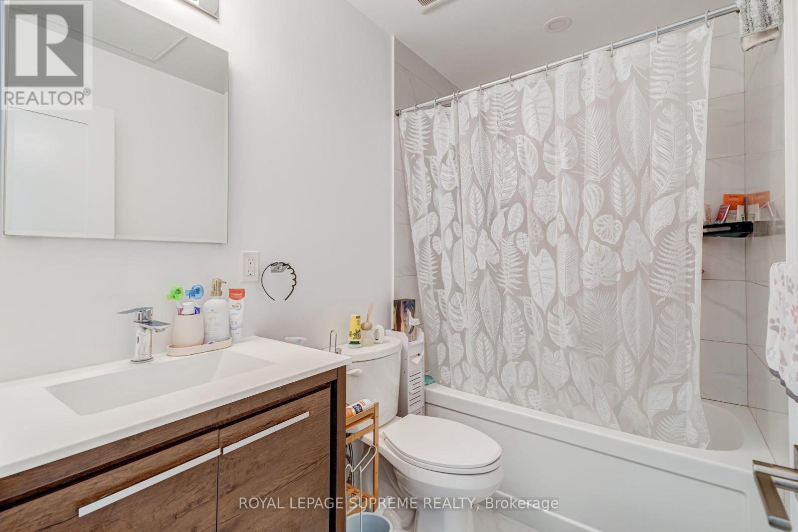 2 - 97 Bernice Crescent, Toronto, Ontario  M6N 1W7 - Photo 15 - W13872852