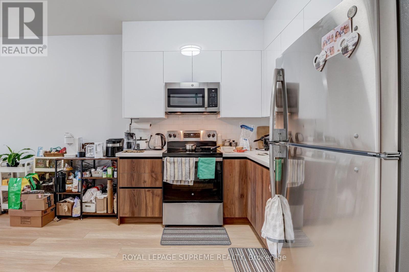 2 - 97 Bernice Crescent, Toronto, Ontario  M6N 1W7 - Photo 9 - W13872852