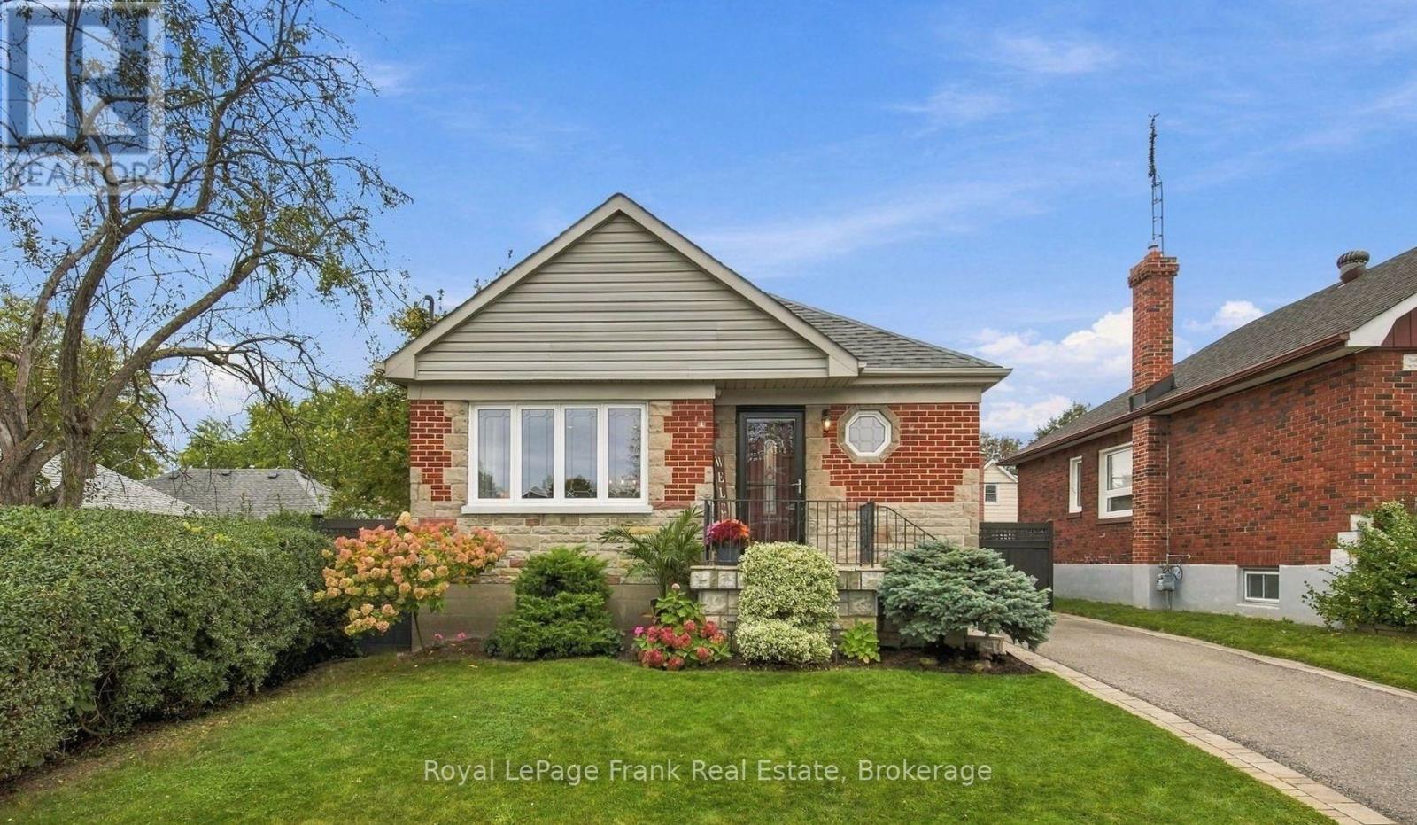 379 Arthur Street, Oshawa, Ontario  L1H 1P2 - Photo 1 - E13842728