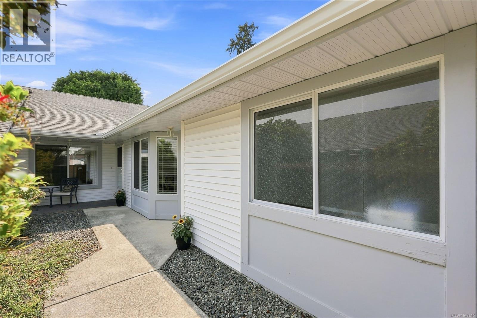 7 144 Fourth Ave E, Qualicum Beach, British Columbia
