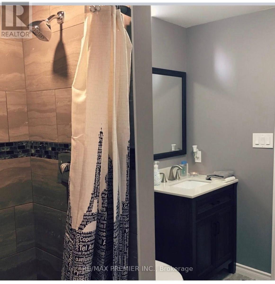 16 Rockstep Court, Brampton, Ontario  L6R 3H2 - Photo 36 - W13837954
