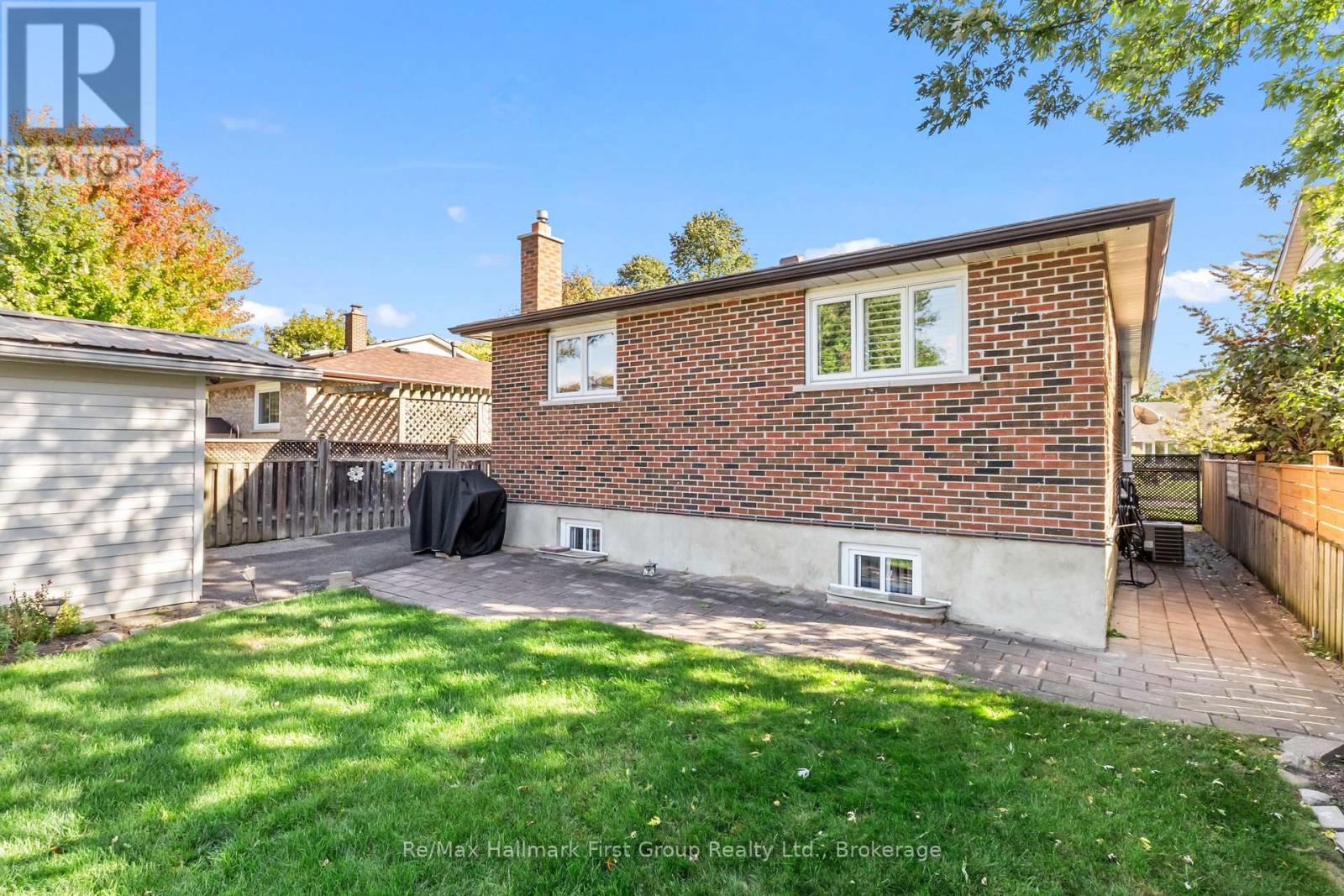 8 Calais Street, Whitby, Ontario  L1N 5M1 - Photo 10 - E13873092