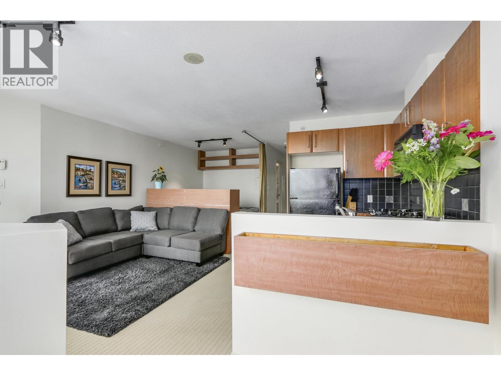 2210 501 Pacific Street, Vancouver, British Columbia  V6Z 2X6 - Photo 2 - R3173007